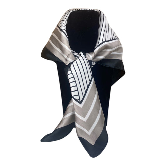 Foulard a fantasia grafica