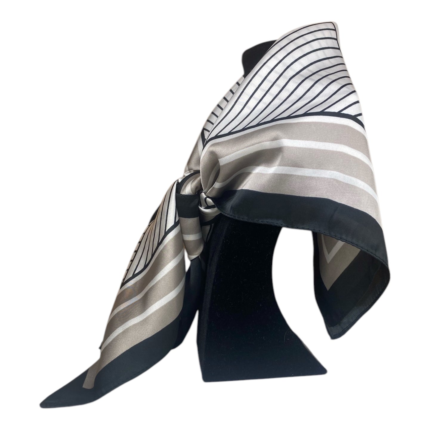 Foulard a fantasia grafica
