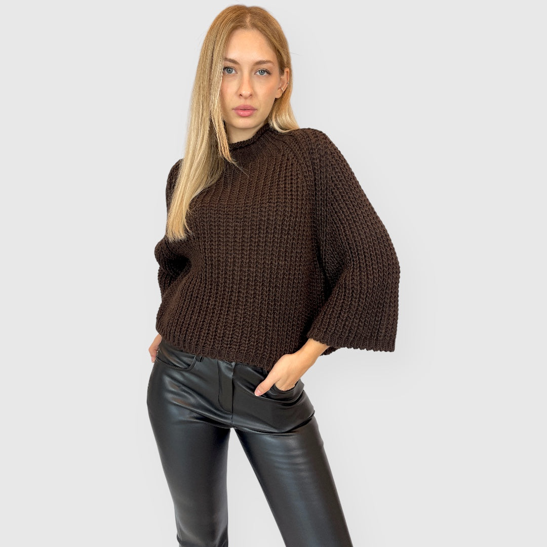 Maglione oversize a maglia grossa con collo alto – Variante Marrone
