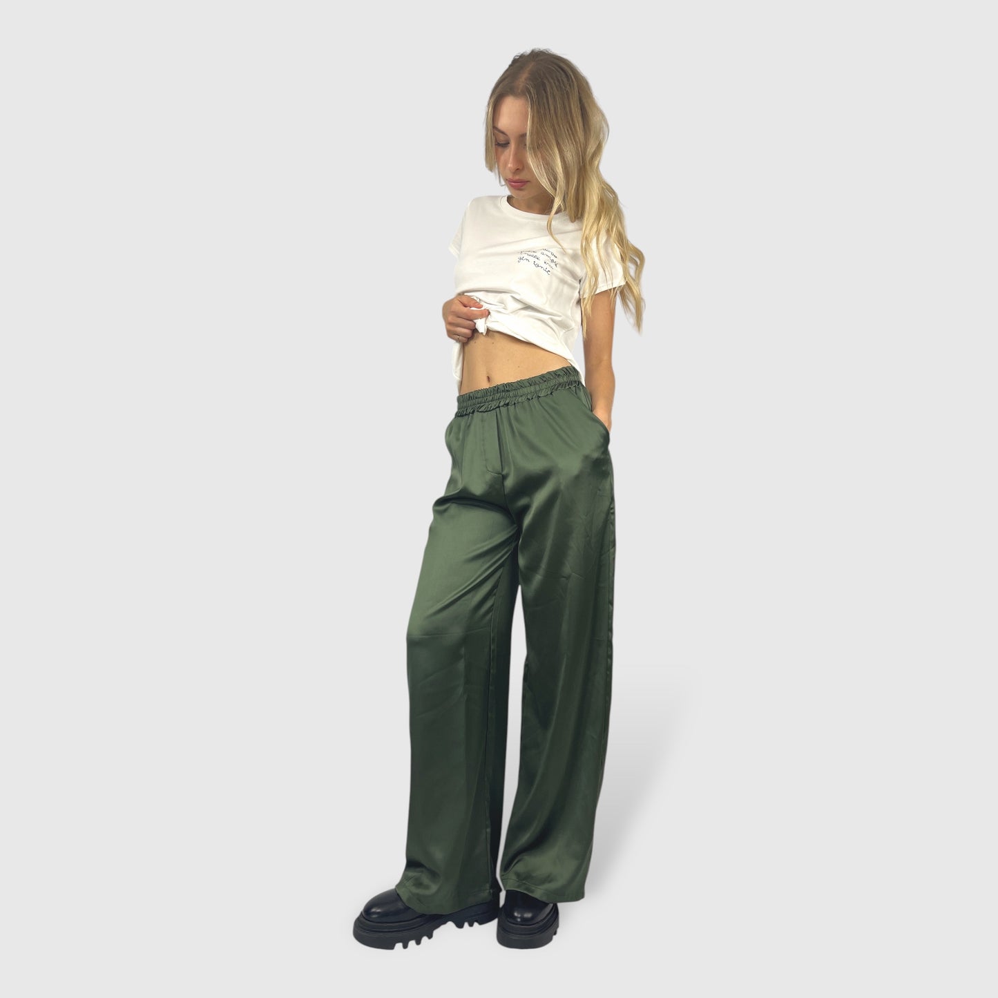 Pantalone verdone a palazzo morbido