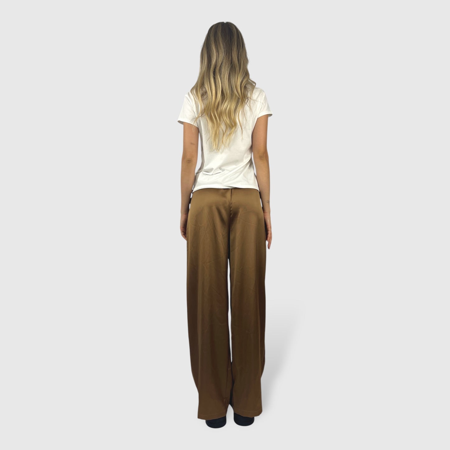 Pantalone marrone a palazzo morbido