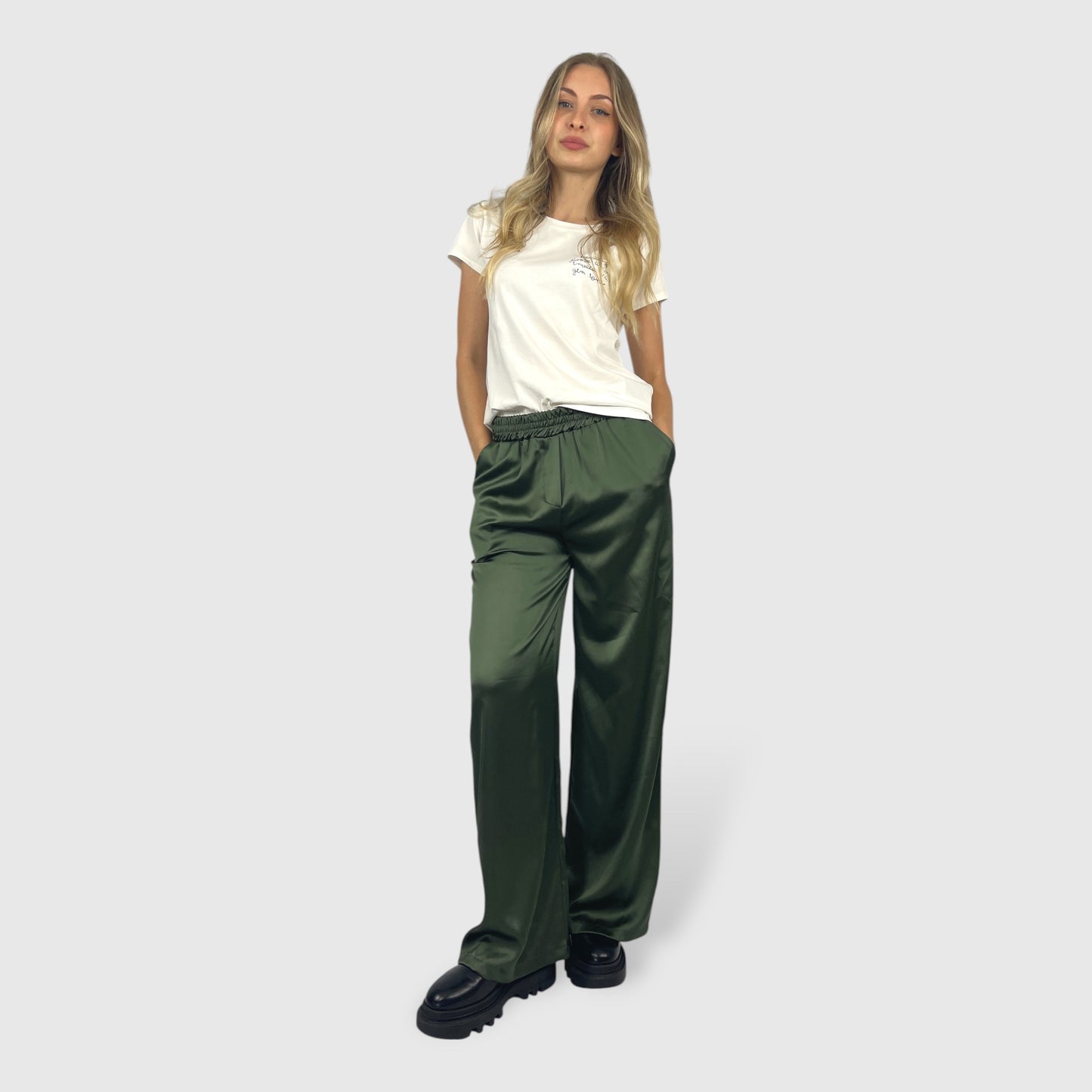 Pantalone verdone a palazzo morbido