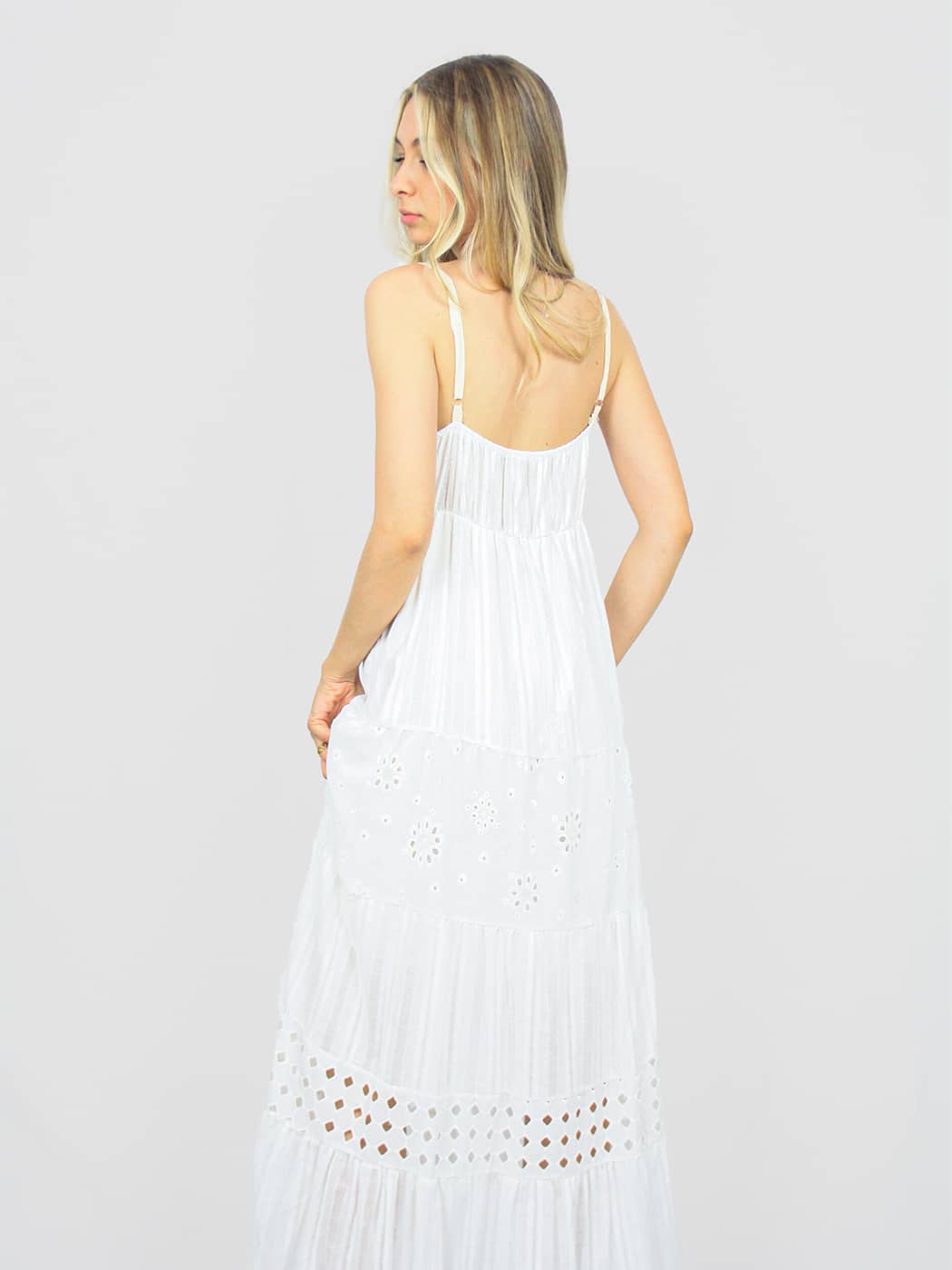 Abito lungo bianco in cotone con ricami