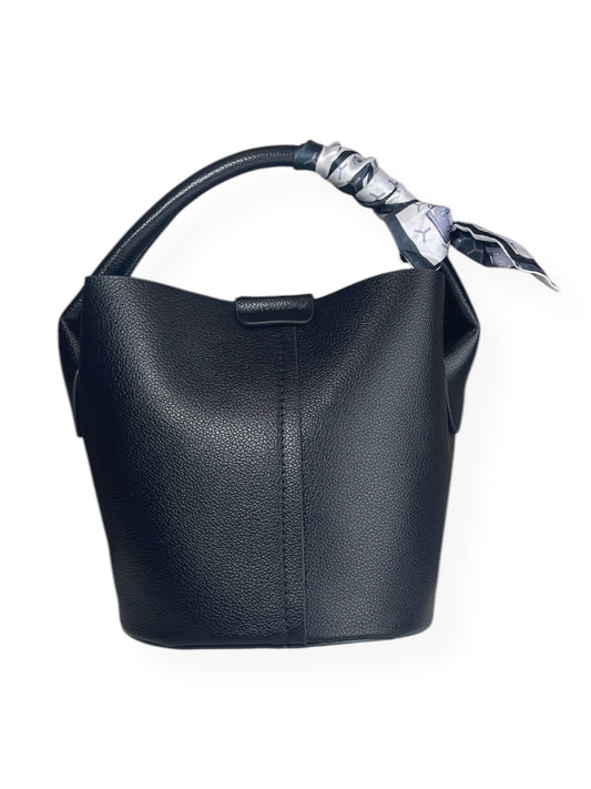 Borsa a secchiello in eco-pelle nera con foulard decorativo