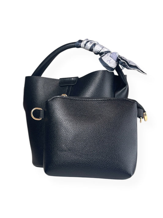 Borsa a secchiello in eco-pelle nera con foulard decorativo