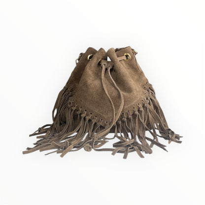 Borsa secchiello in camoscio con frange e chiusura a coulisse
