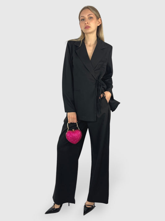 Completo Elegante con Blazer Annodato e Pantalone Palazzo