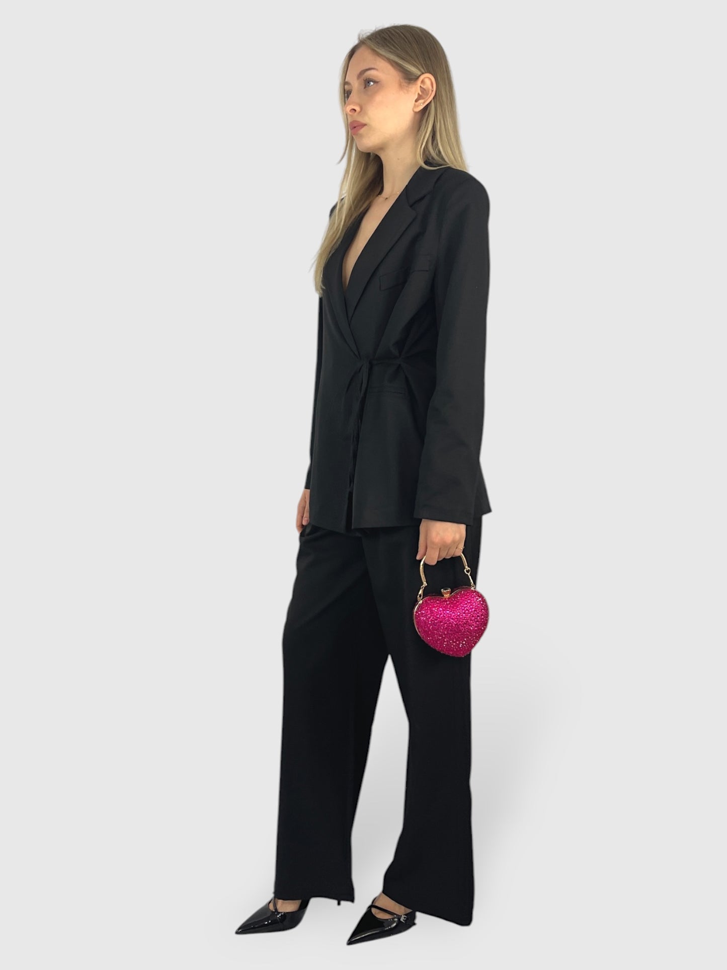 Completo Elegante con Blazer Annodato e Pantalone Palazzo