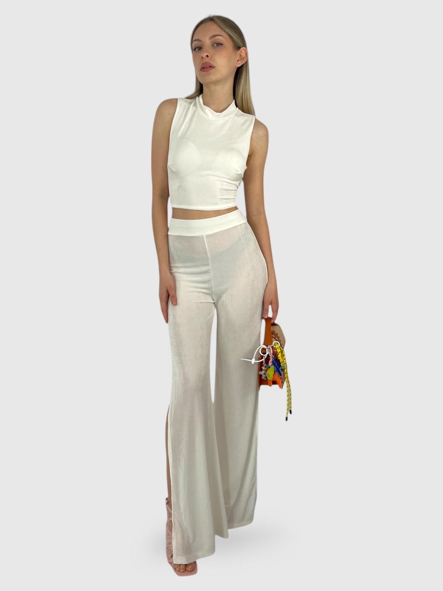 Coordinato top crop e pantalone in maglia leggera