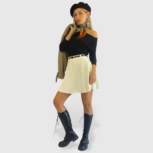 Gonna bianca plissettata in maglia a vita alta con cintura