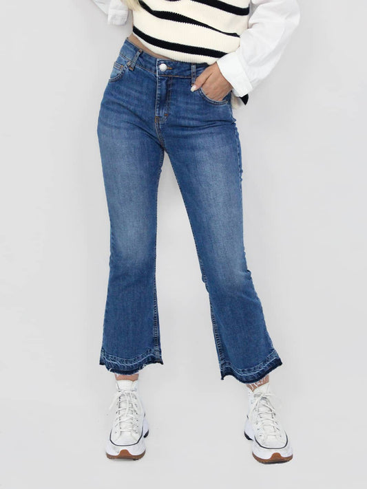 Jeans a campana sfrangiato
