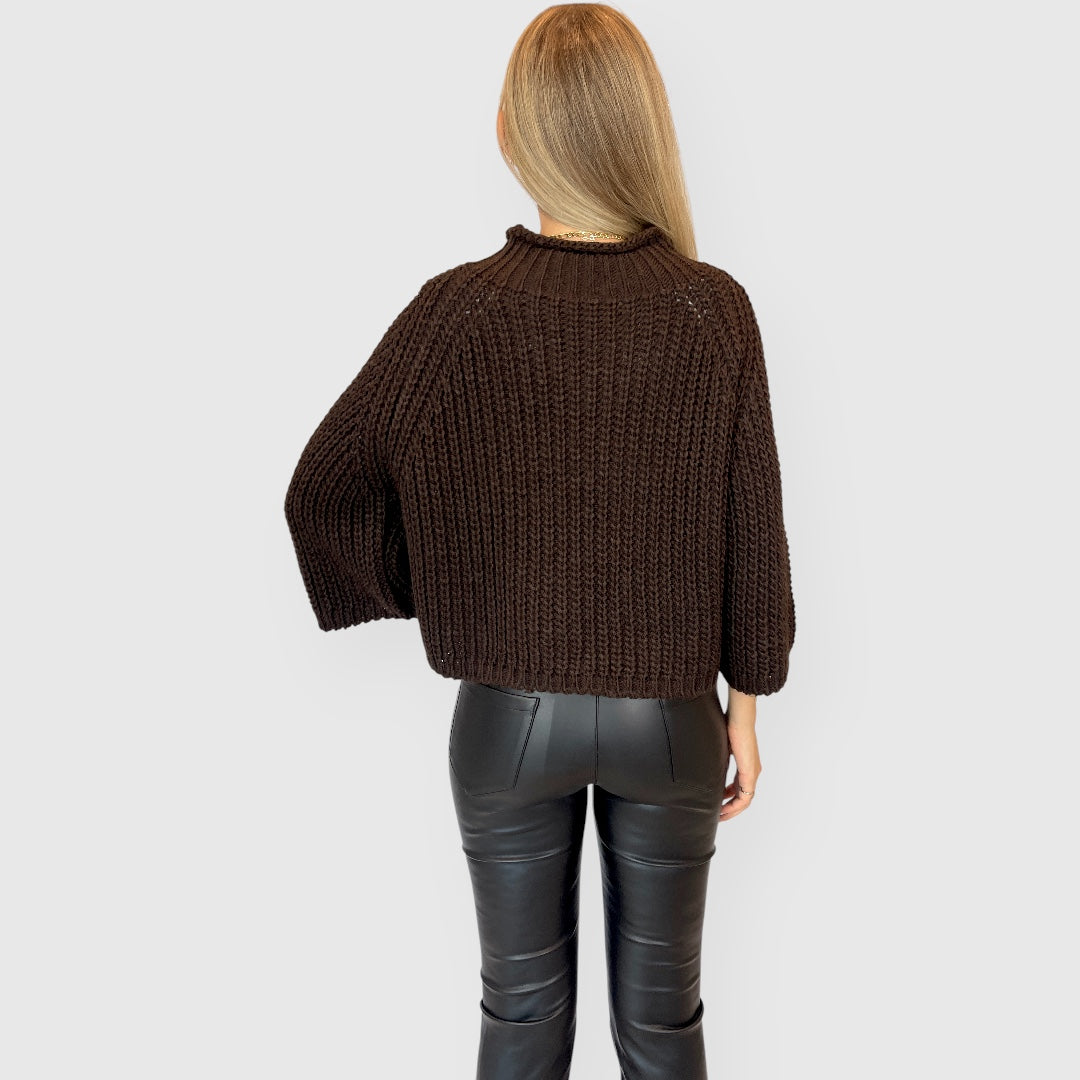 Maglione oversize a maglia grossa con collo alto – Variante Marrone