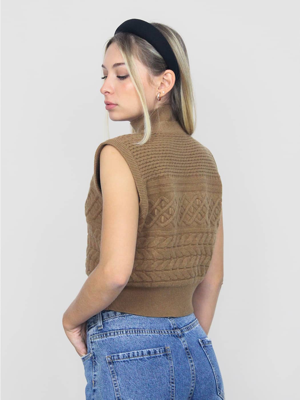 Maglione smanicato marrone