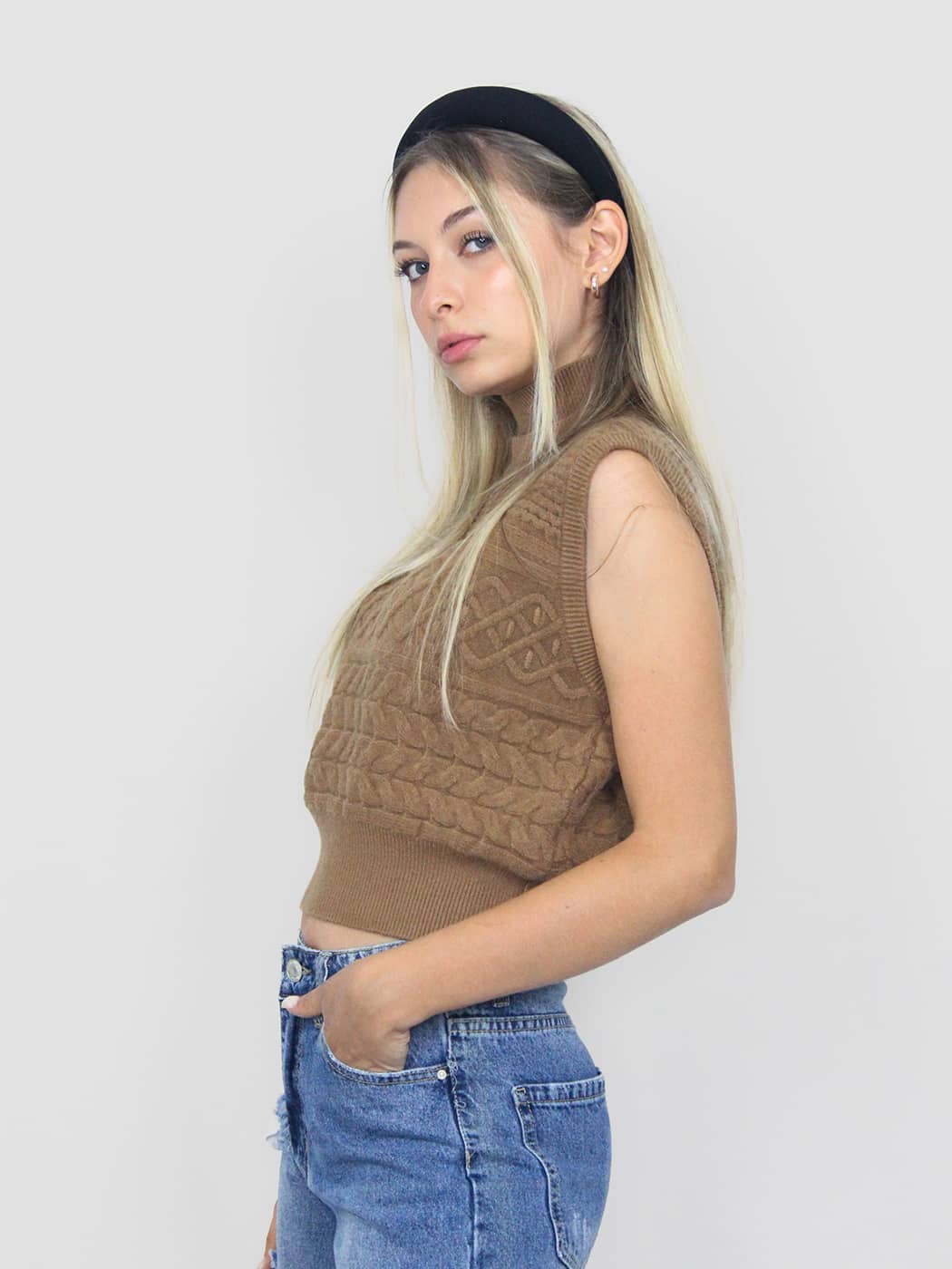 Maglione smanicato marrone
