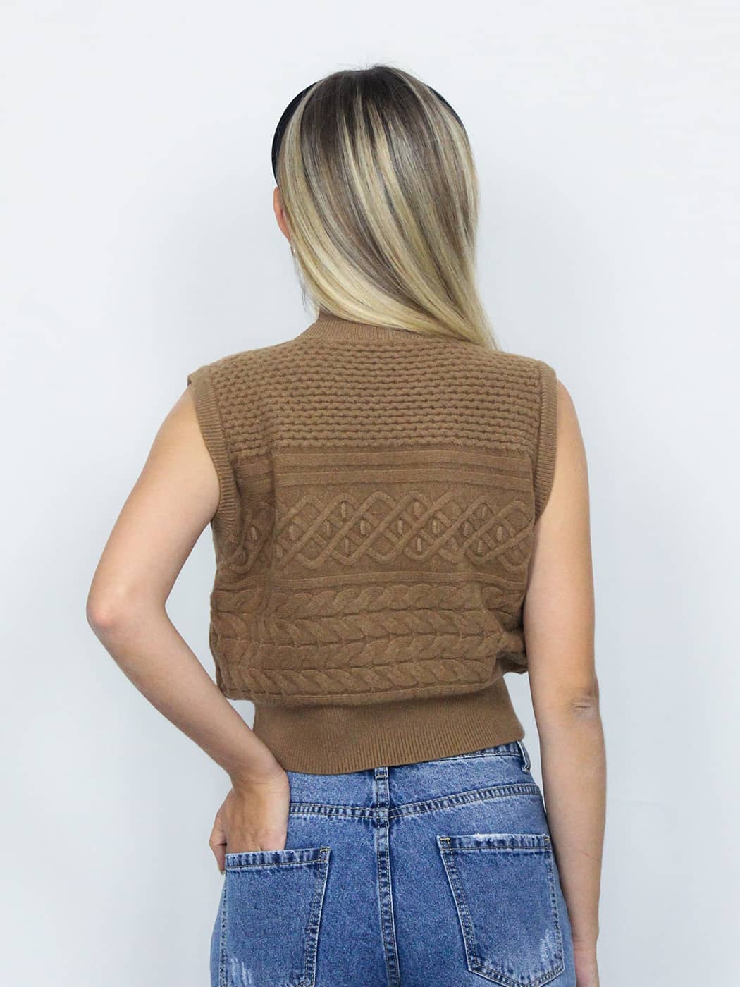 Maglione smanicato marrone