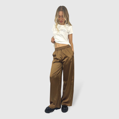Pantalone marrone a palazzo morbido