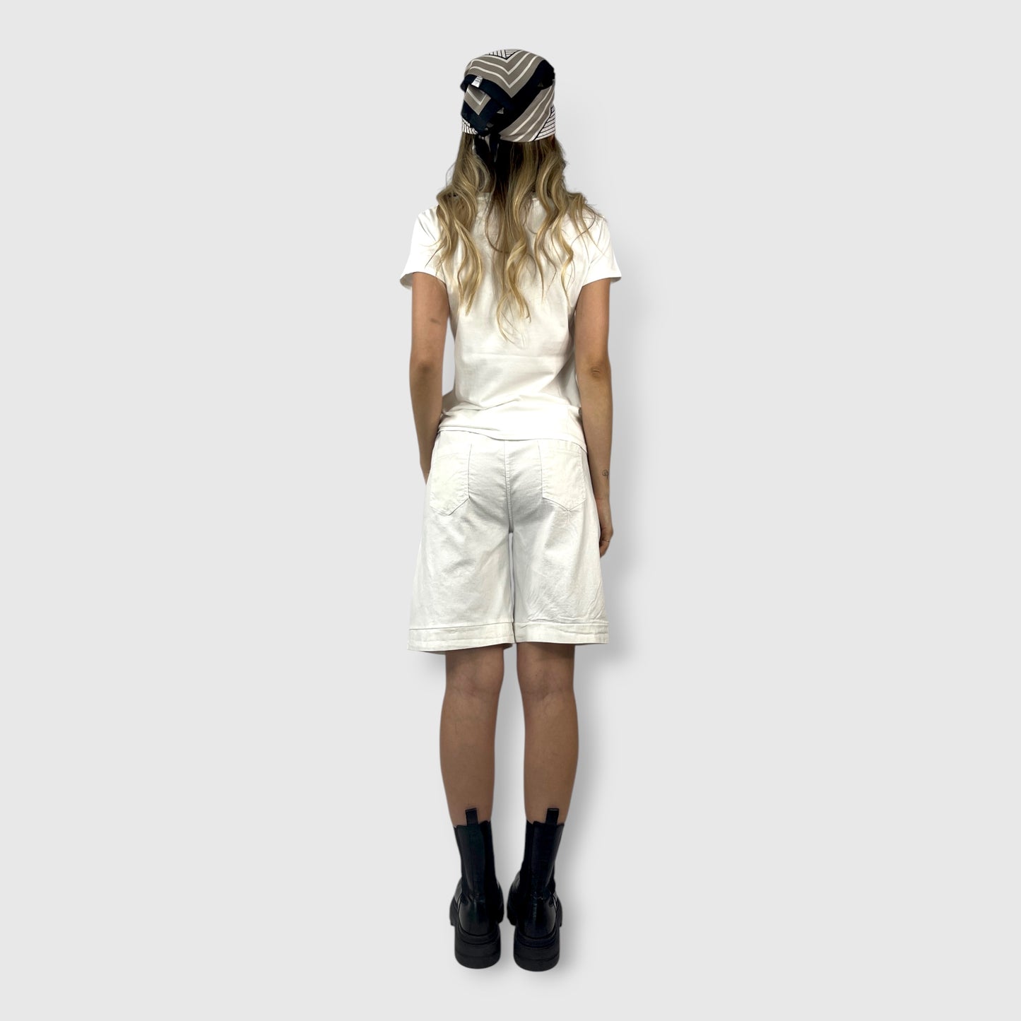 Shorts Bermuda in Lino con Vita Elasticizzata e Cintura in Corda