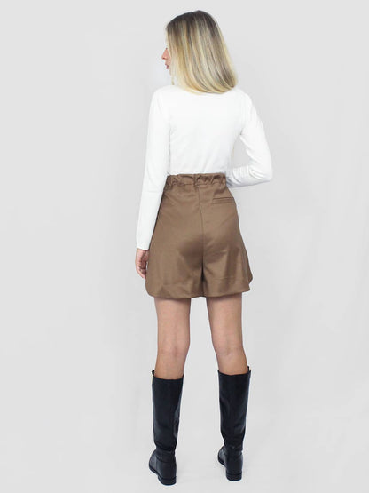 Shorts donna con pieghe marrone
