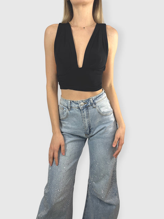 Crop Top nero con scollo profondo e schiena scoperta